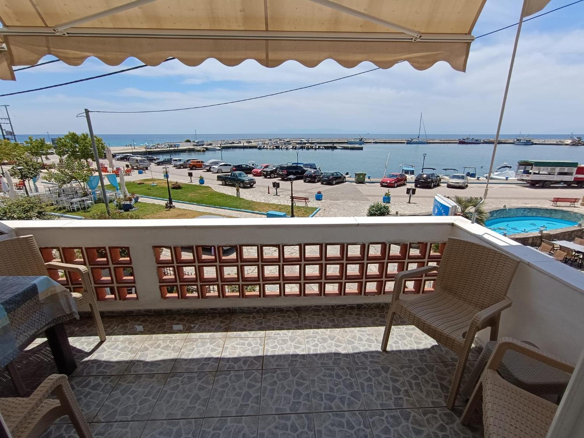 Peristerianos Apartments Nea Skioni Exterior foto